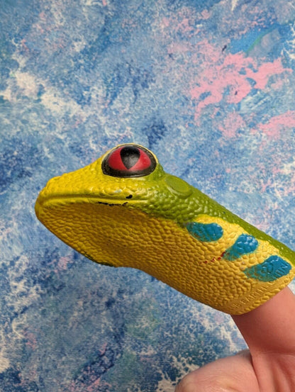 Lizard Finger Puppet - 1998 - Club Earth