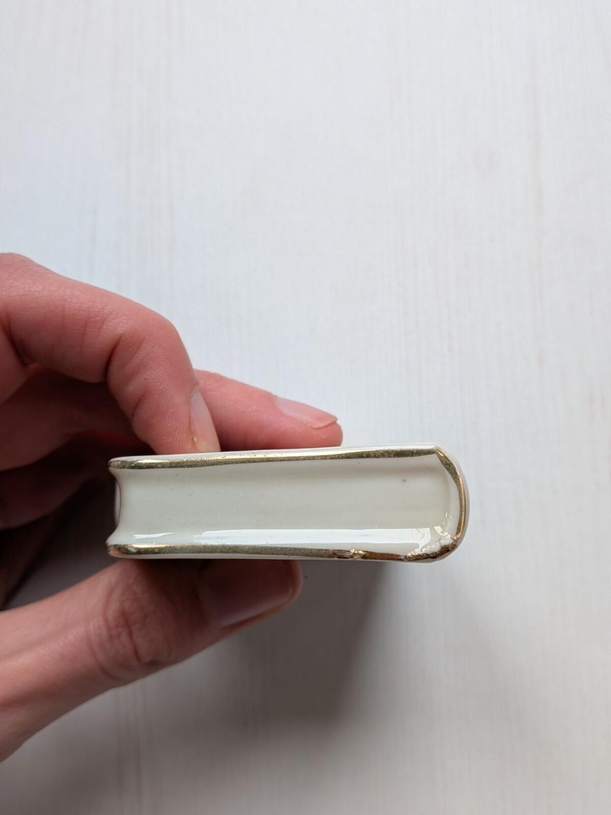 Carlton China Small Book Ornament - Guildford Crest