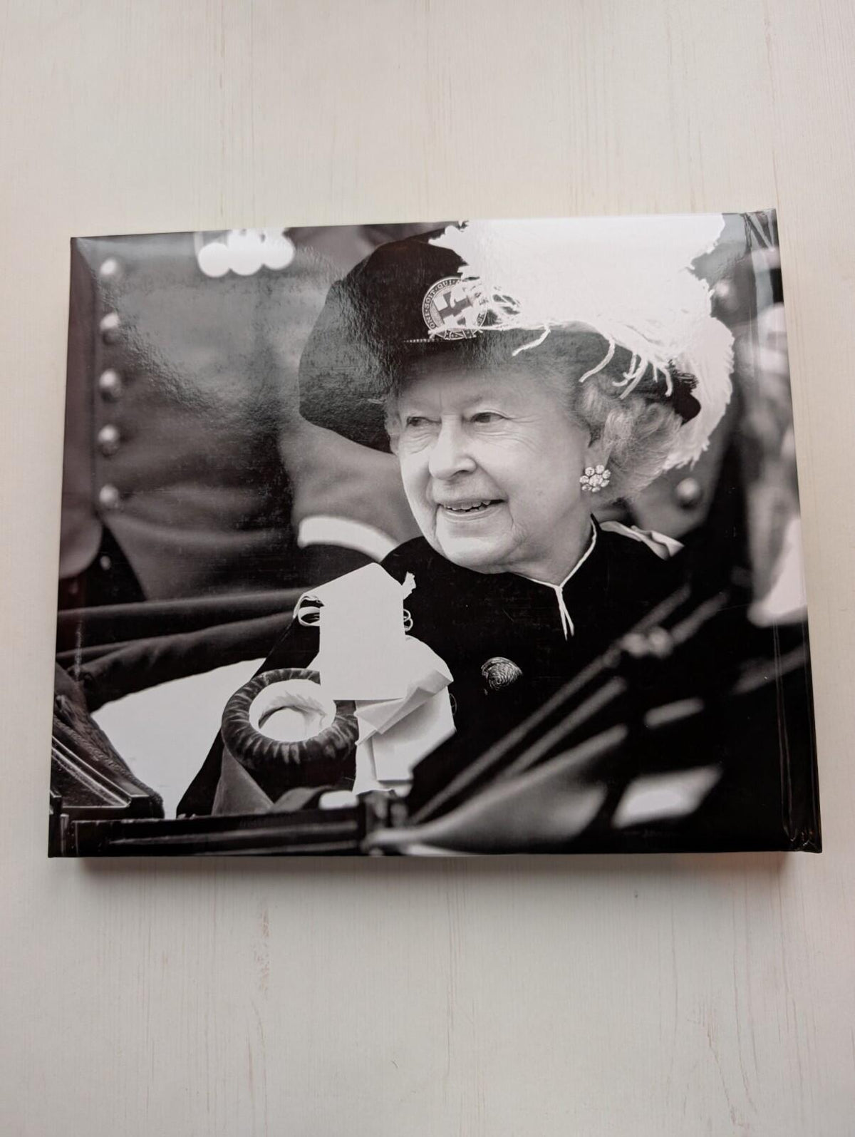 The Treasures of Queen Elizabeth by Tim Ewart - 2012 - Carlton Books Ltd