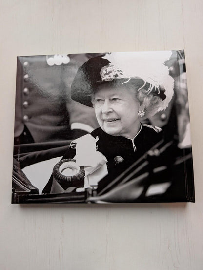 The Treasures of Queen Elizabeth by Tim Ewart - 2012 - Carlton Books Ltd