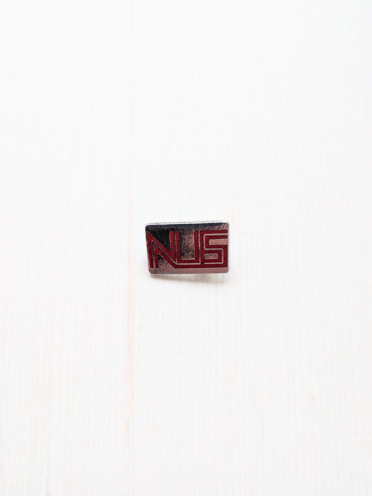 Vintage NUS National Union of Students Silver/Red Metal Pin Badge