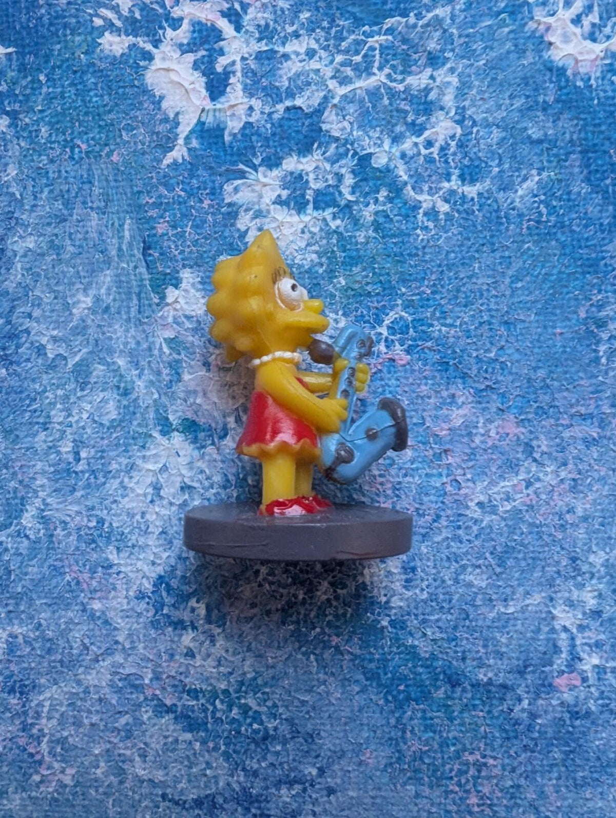 Mini Lisa Simpson with Saxophone Kinder Topp Figure - 2000