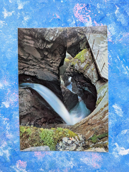 Vintage Swiss Postcard - Lauterbrunnen Trummelbachfalle