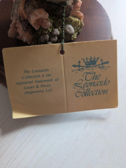 The Leonardo Collection Sparrow on Wooden Base Figurine - 1994 - Includes Box
