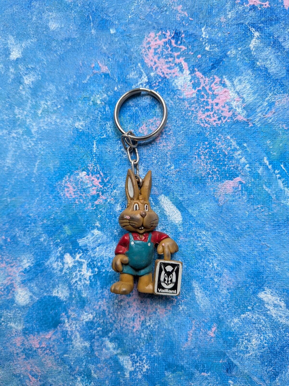 Vintage/Retro Valiant Rabbit German Novelty Keyring/Keychain