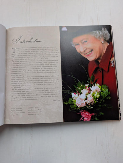 The Treasures of Queen Elizabeth by Tim Ewart - 2012 - Carlton Books Ltd