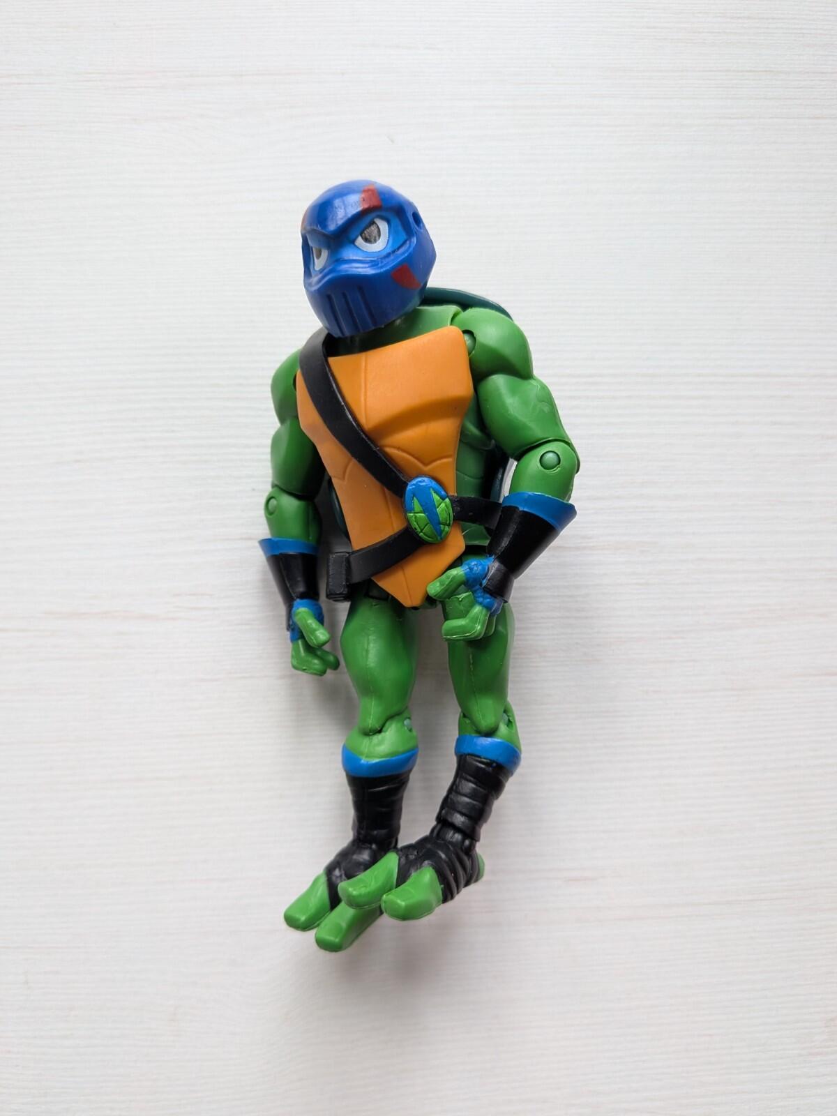 Rise of the Teenage Mutant Ninja Turtles - Leonardo Shell Hog Driver Figure 2018