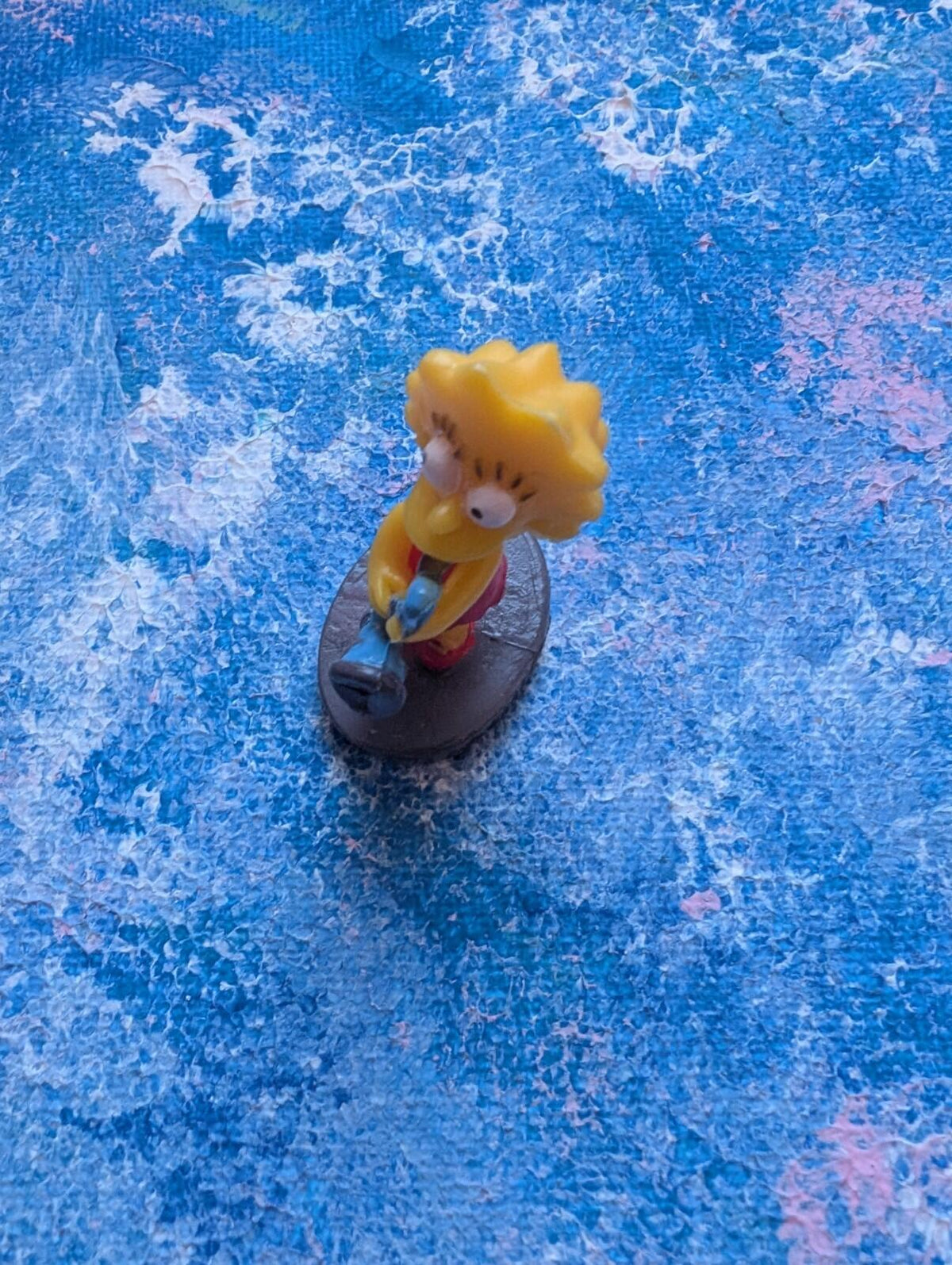 Mini Lisa Simpson with Saxophone Kinder Topp Figure - 2000