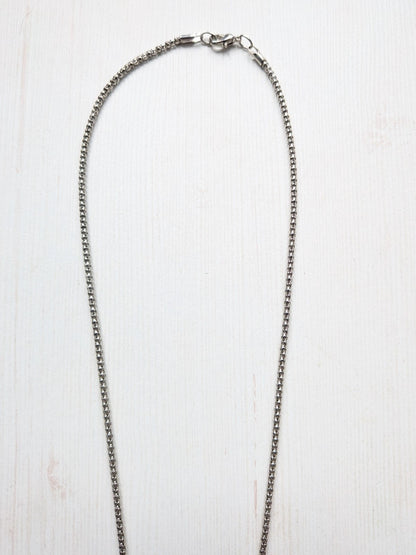 Boho/Hippie-Style Metal Mesh Necklace with Multi-Coloured Elephant Pendant