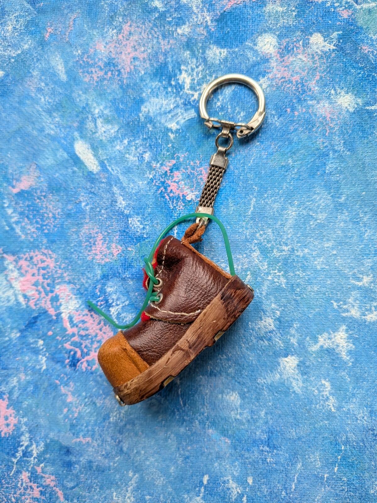 Vintage Mini Brown Leather Shoe With Daisy Novelty Keyring