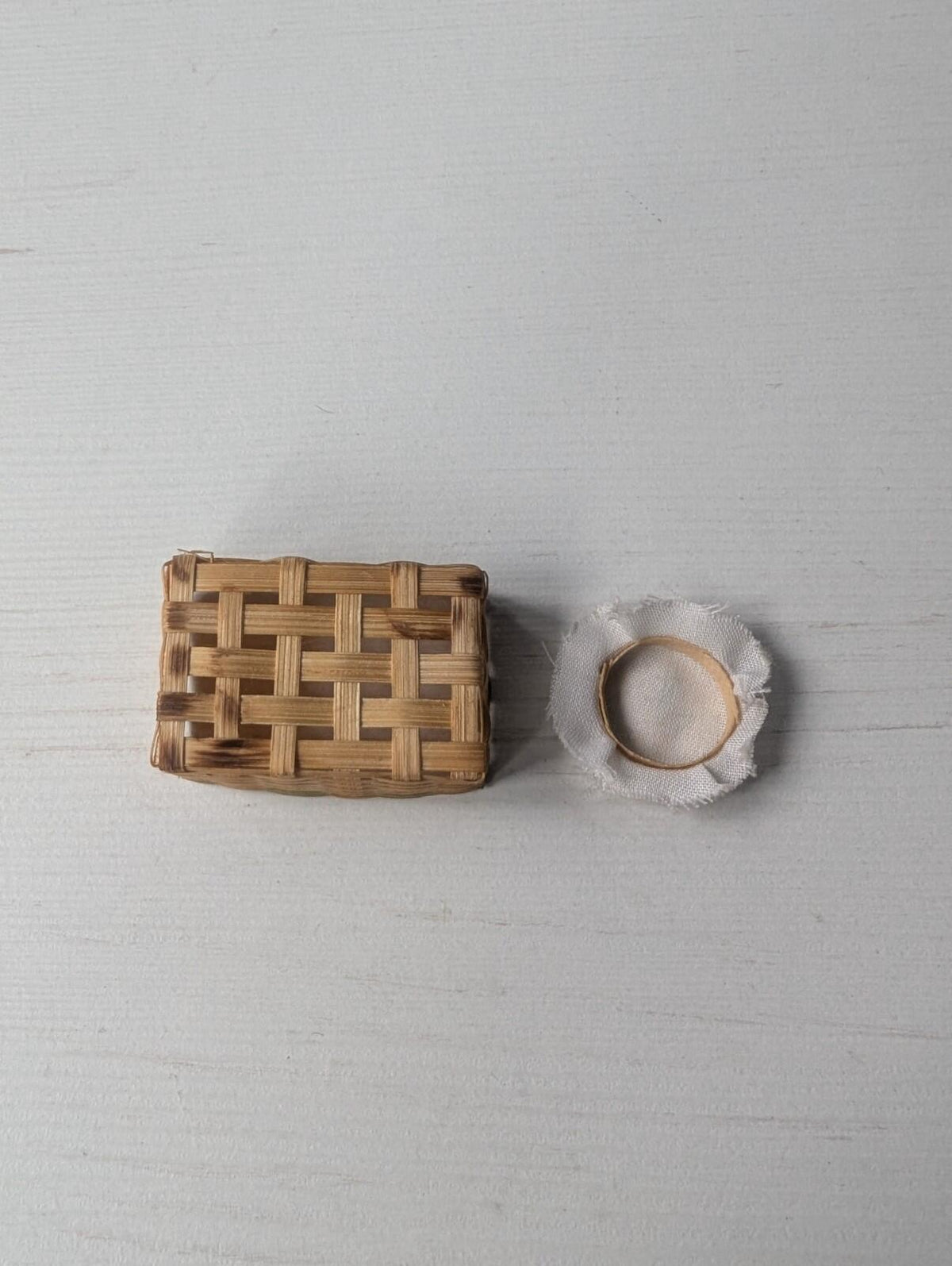 Dolls House Miniature Basket and Sewing Hoop - X2 Pieces - Unbranded