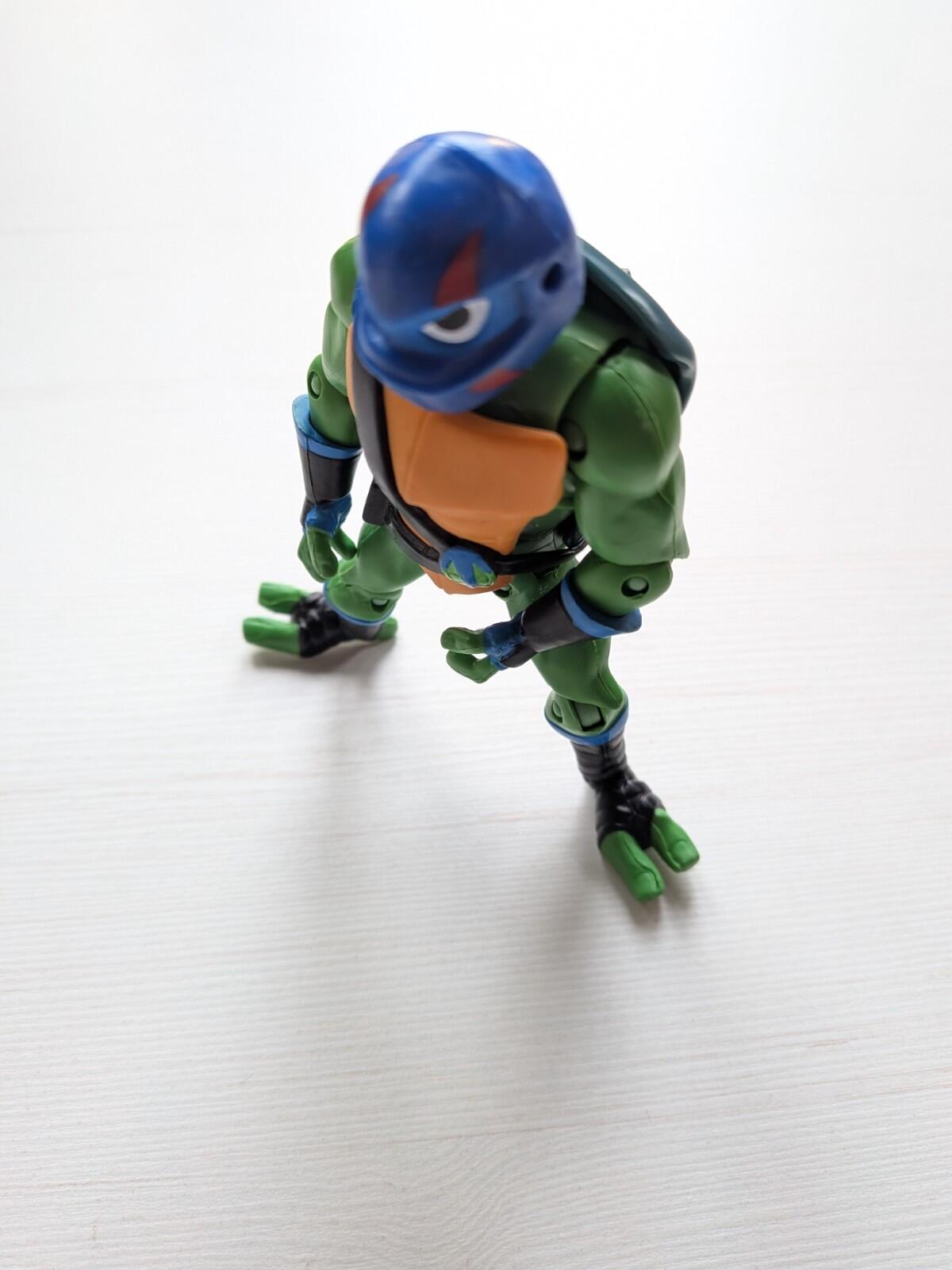 Rise of the Teenage Mutant Ninja Turtles - Leonardo Shell Hog Driver Figure 2018