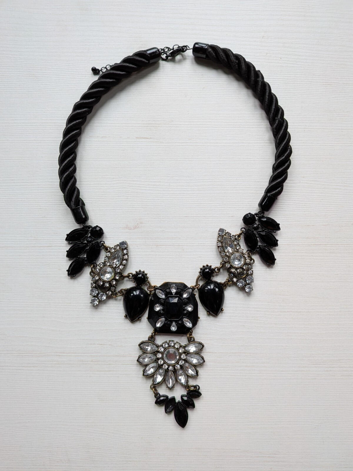Vintage-Style Black/Clear Rhinestone Bib/Chunky Collar Statement Necklace