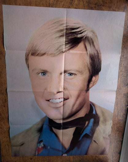 Jon Voight Fold-Out Poster Magazine - 2' x 3' Poster