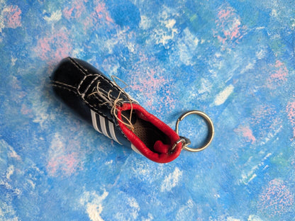 Vintage Adidas-Style Football Boot Retro-Style Novelty Keyring