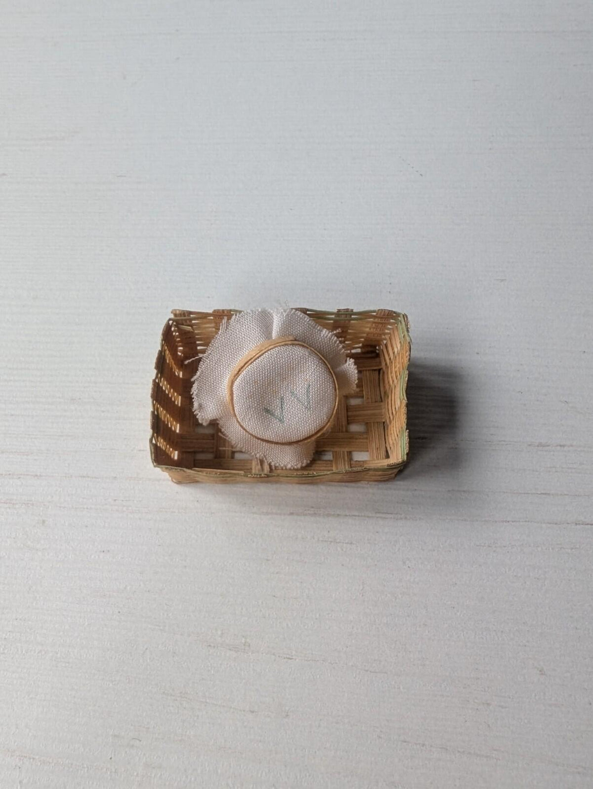 Dolls House Miniature Basket and Sewing Hoop - X2 Pieces - Unbranded