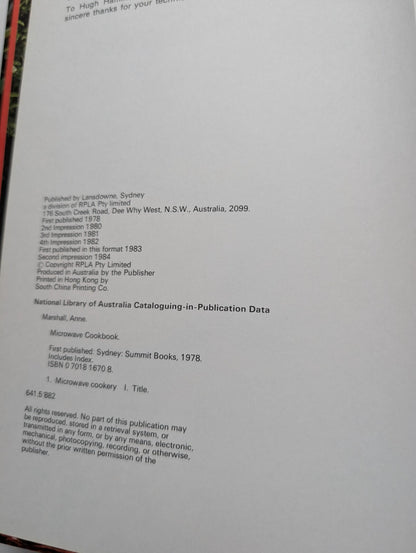 Microwave Cookbook by Anne Marshall - 1984 - Landsdowne