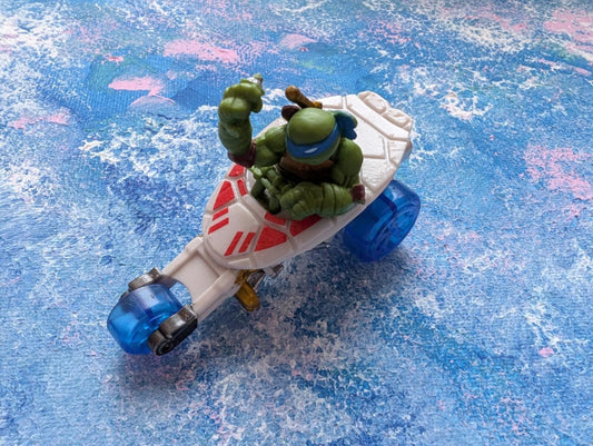 Teenage Mutant Ninja Turtles Leonardo White/Red T-Machine Car - 2014 - Viacom