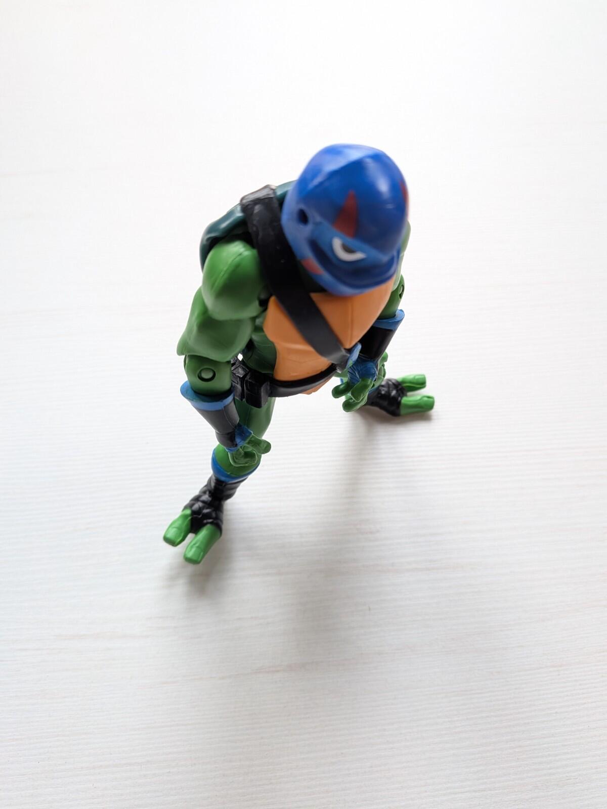Rise of the Teenage Mutant Ninja Turtles - Leonardo Shell Hog Driver Figure 2018