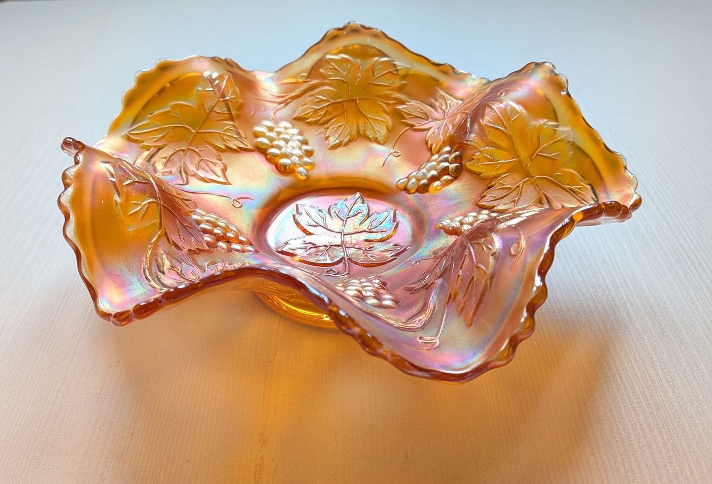 Vintage Iridescent Gold Lustre Ware Carnival Glass Fruit Bowl/Candy Dish