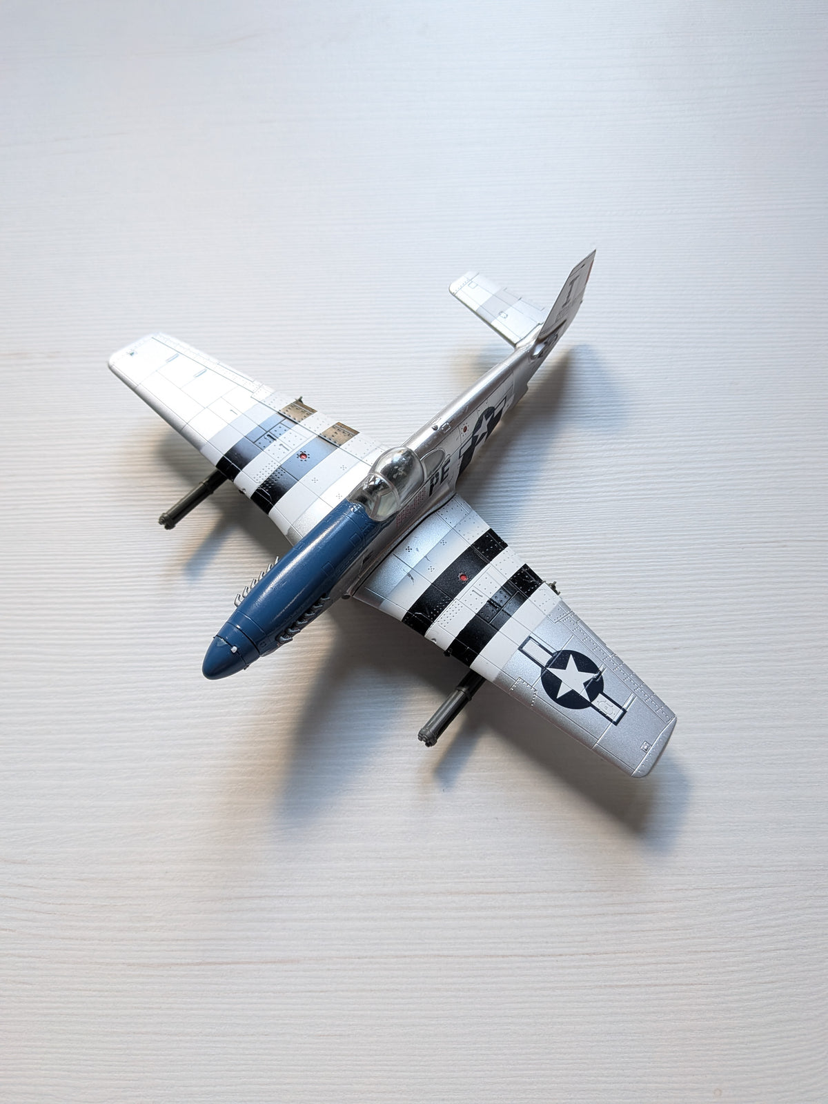 Easy Model WWII US P-51B Mustang Ace John F. Thornell Jr Aircraft - See Details