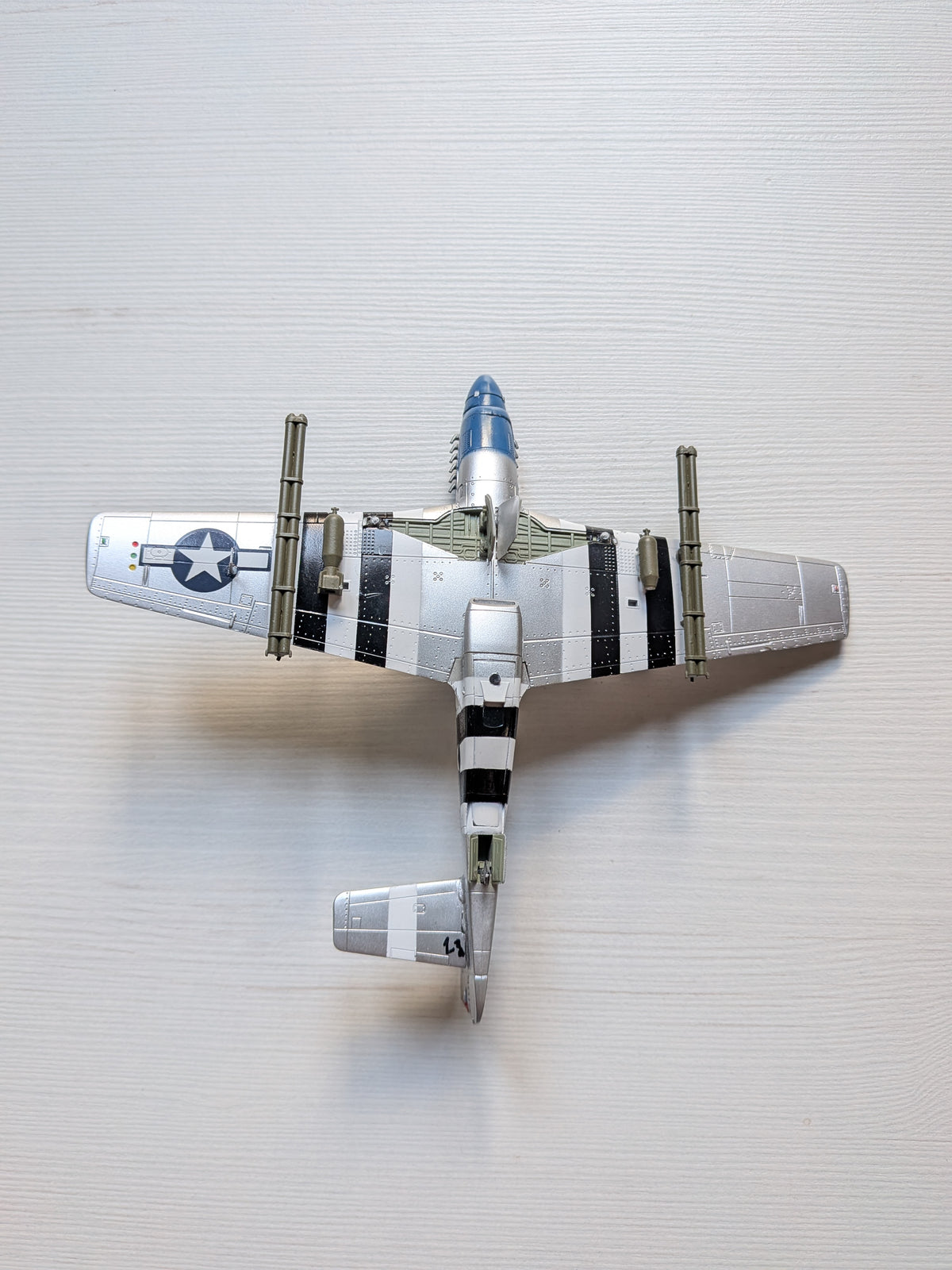 Easy Model WWII US P-51B Mustang Ace John F. Thornell Jr Aircraft - See Details