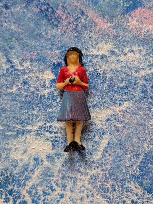 VenGo Mini Figures Railway Accessories - Plastic Lady in Skirt Figure