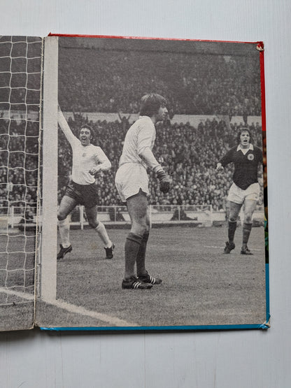 All Stars Football Book 1975 - Edited by Colin Todd - World Distributors