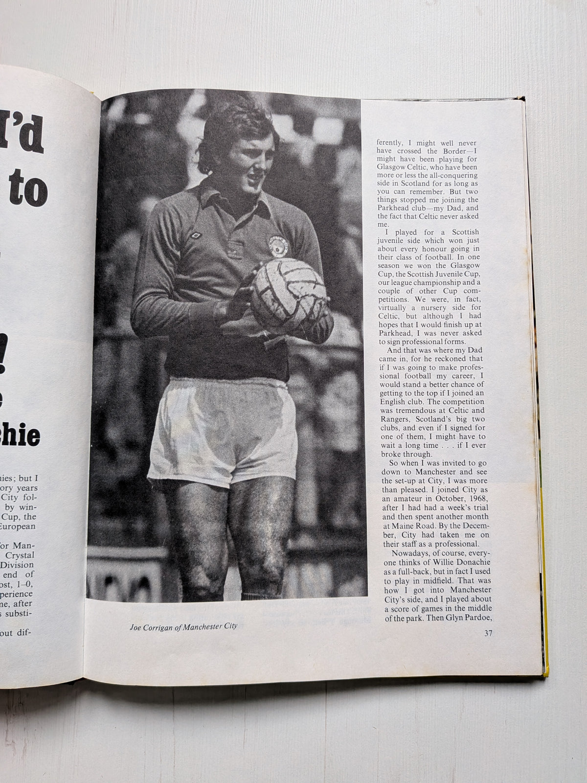All Stars Football Book 1977 - Edited by Colin Todd - World Distributors