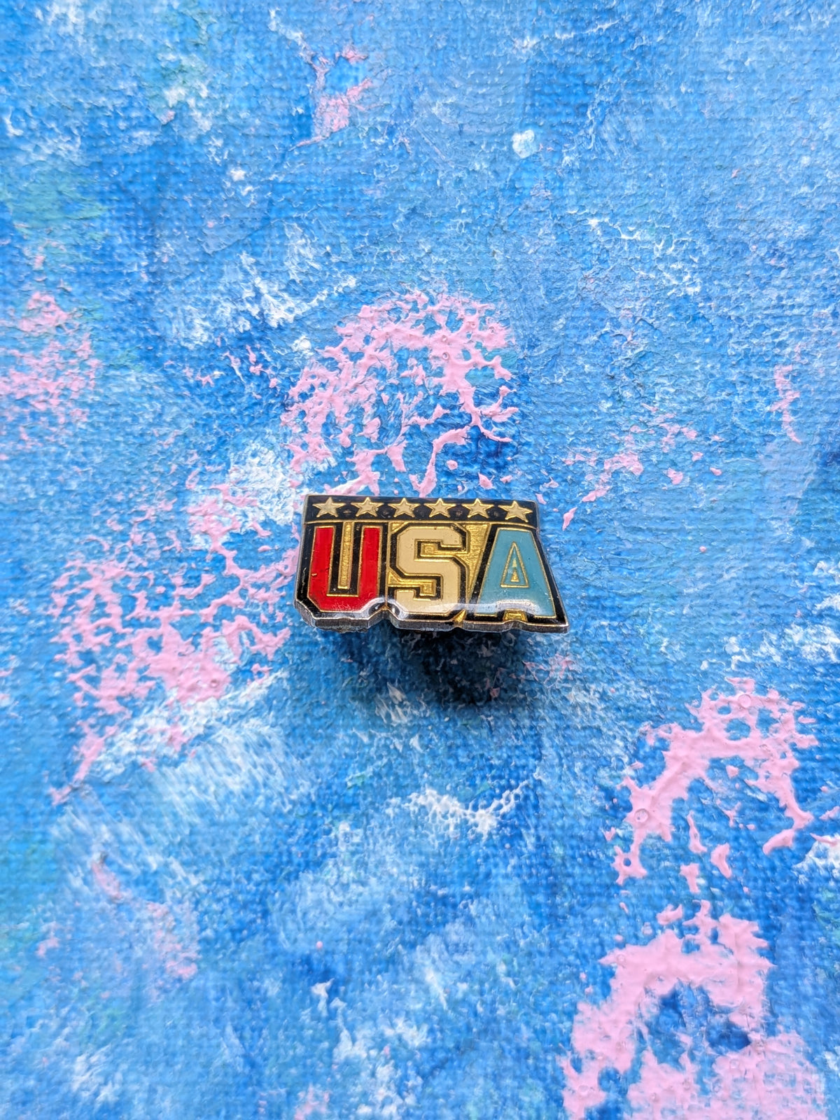 Vintage USA America Red, White and Blue Enamel Pin Badge