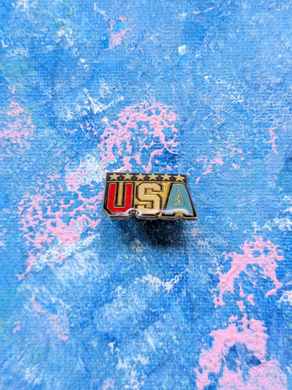 Vintage USA America Red, White and Blue Enamel Pin Badge