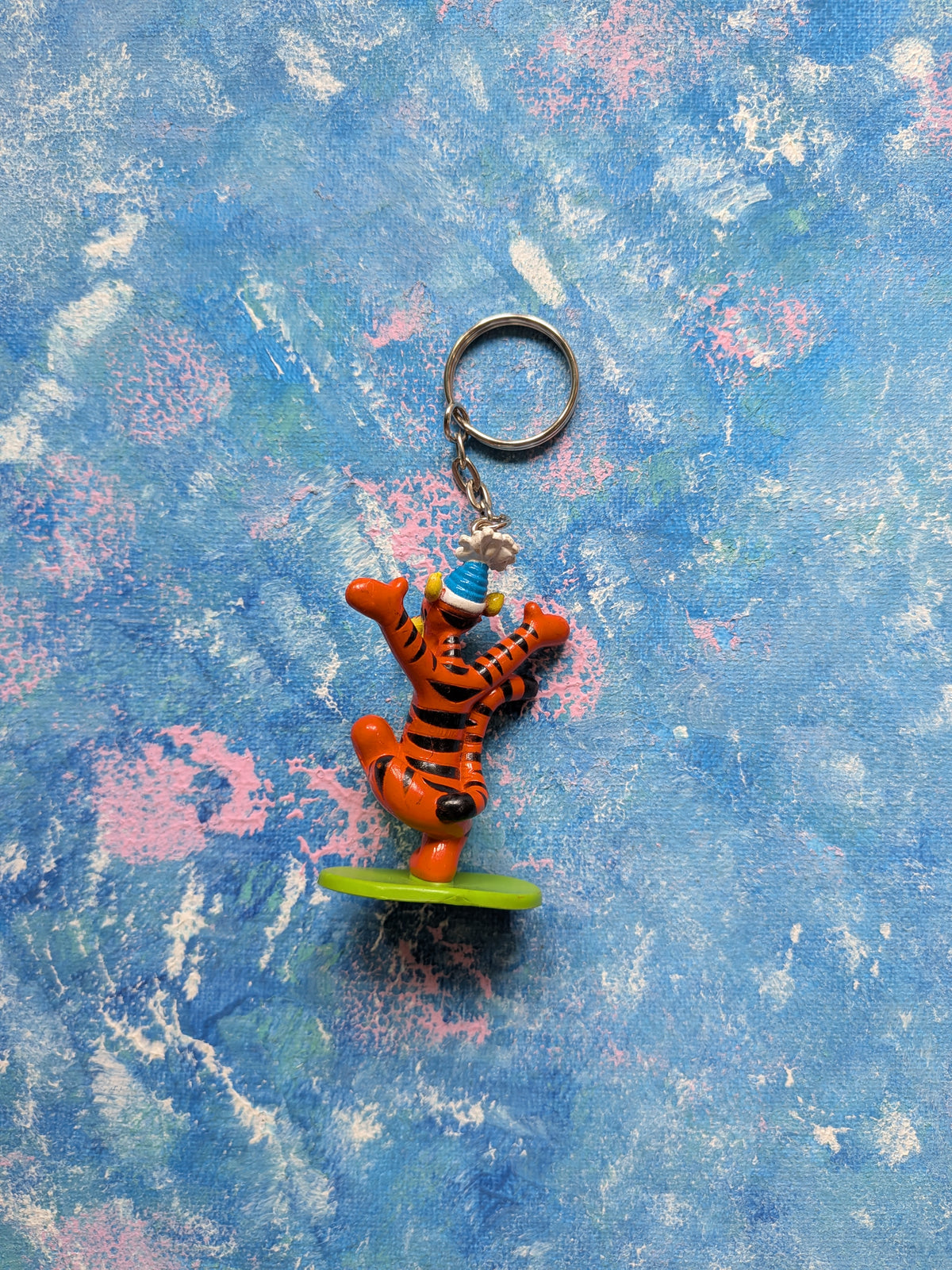 Vintage Winnie The Pooh Tigger in Party Hat Keyring - 1990s - Disney