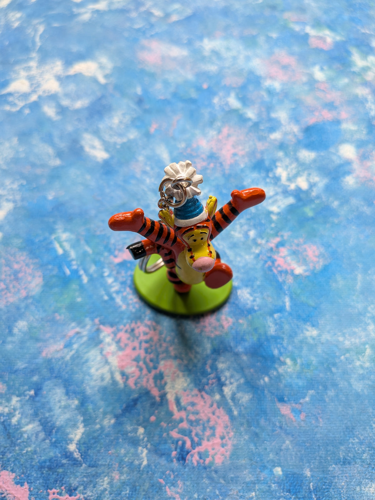 Vintage Winnie The Pooh Tigger in Party Hat Keyring - 1990s - Disney