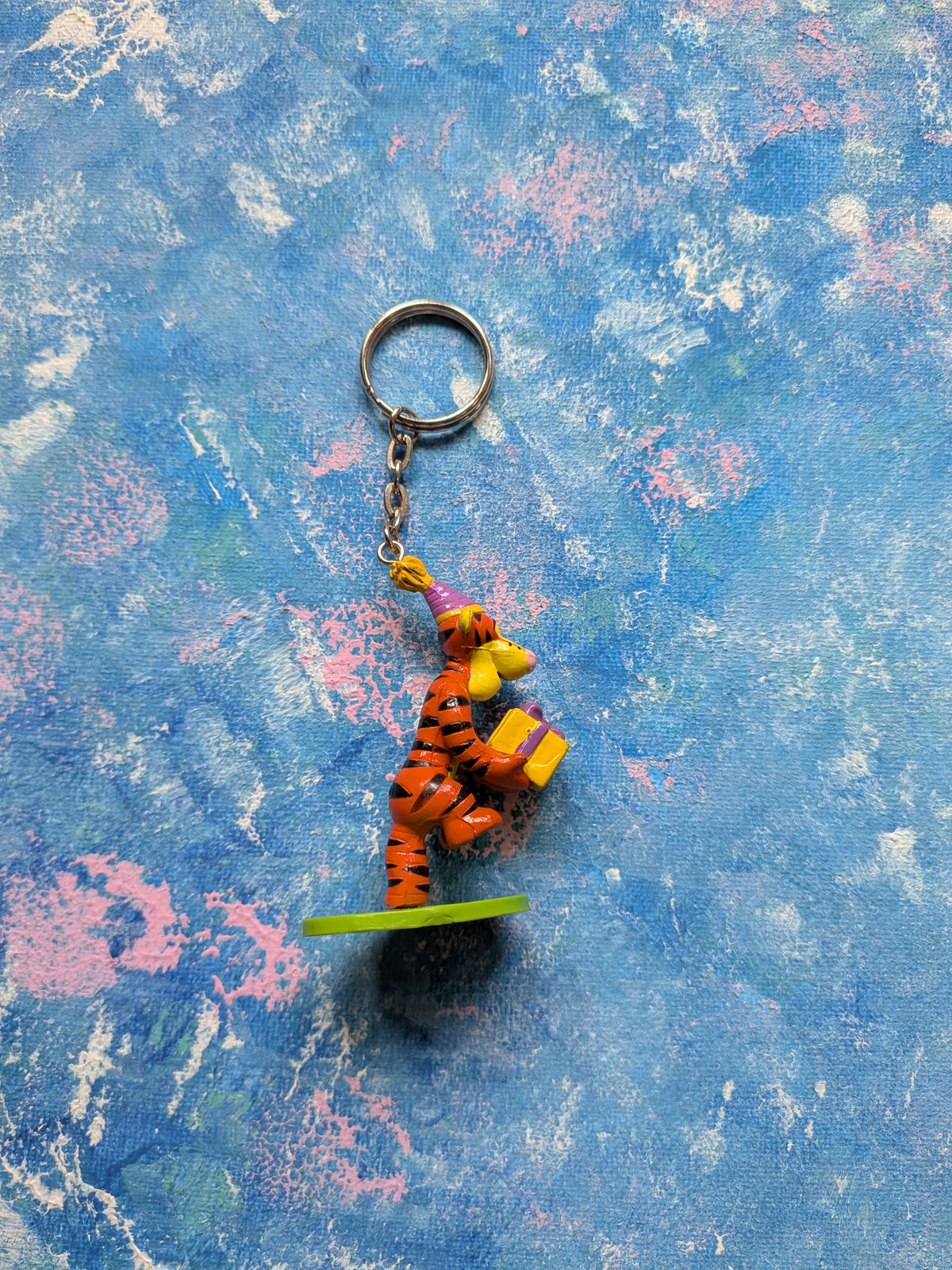 Vintage Winnie The Pooh Tigger with Birthday Present Keyring - 1990s - Disney