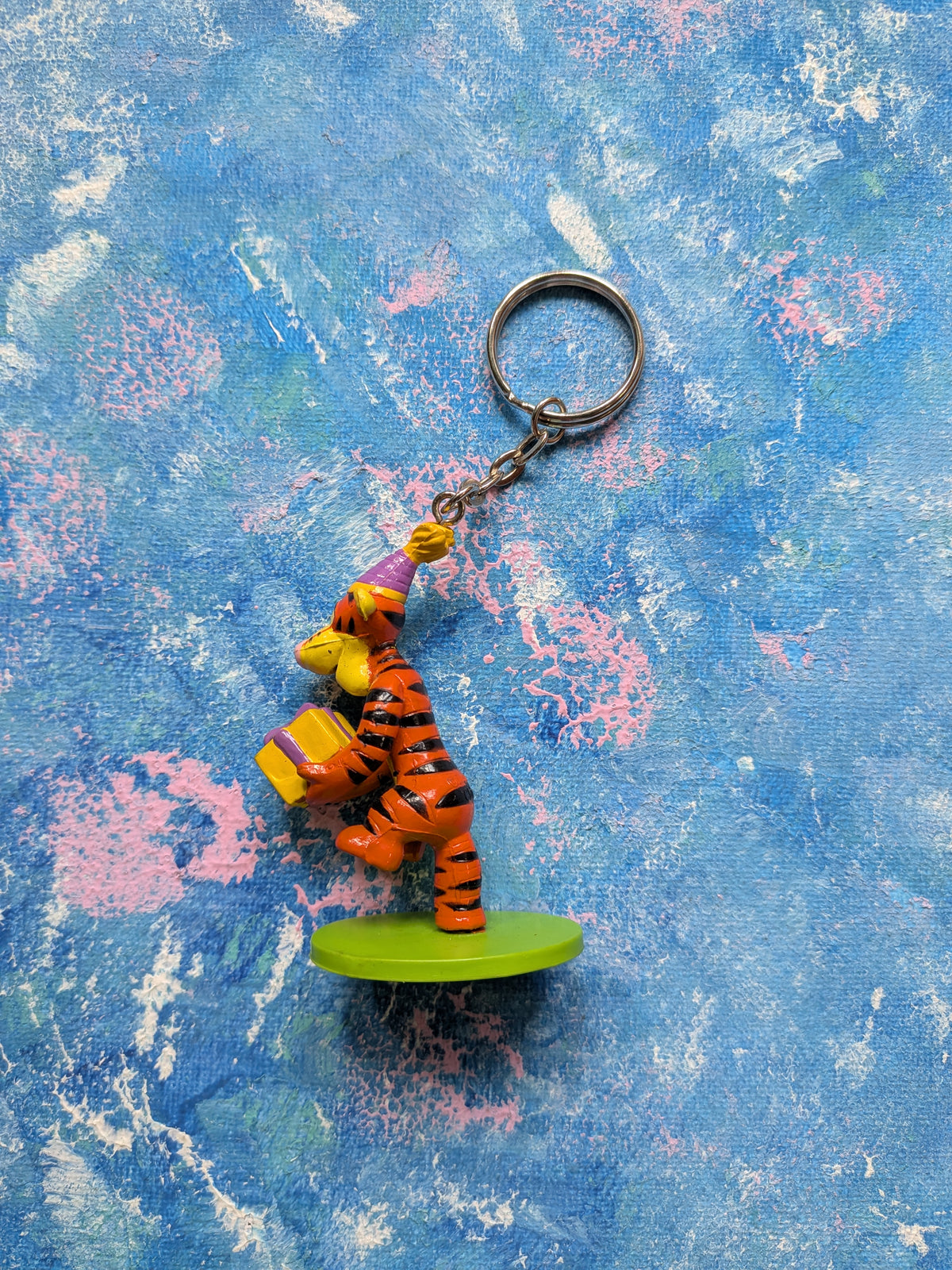 Vintage Winnie The Pooh Tigger with Birthday Present Keyring - 1990s - Disney