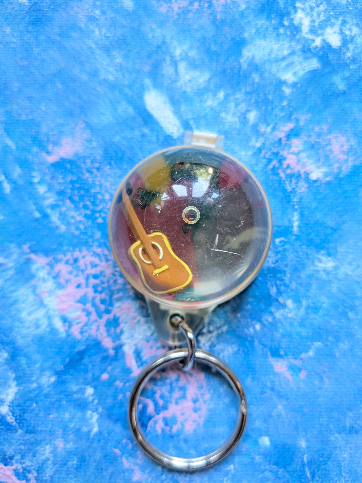 Vintage Acoustic Guitar Acrylic Shaker Novelty Keyring/Keychain
