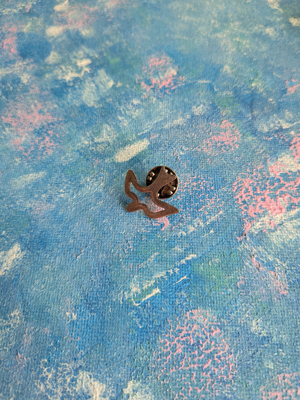 Silver-Coloured Dove Bird Metal Pin Badge