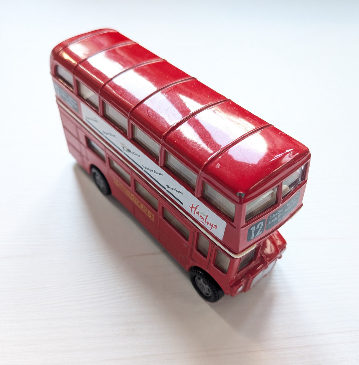 Hamley's Die-Cast London Bus No. 61051