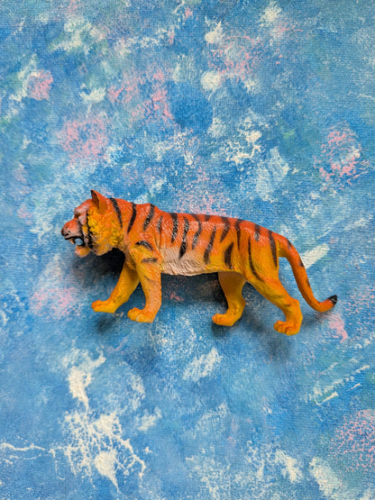 Vintage Tiger Small Plastic Figure - Unbranded