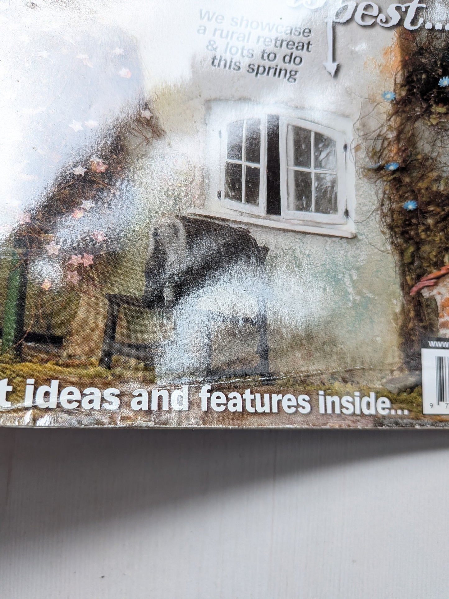 Dolls House World Magazine Issue 239 - April 2004