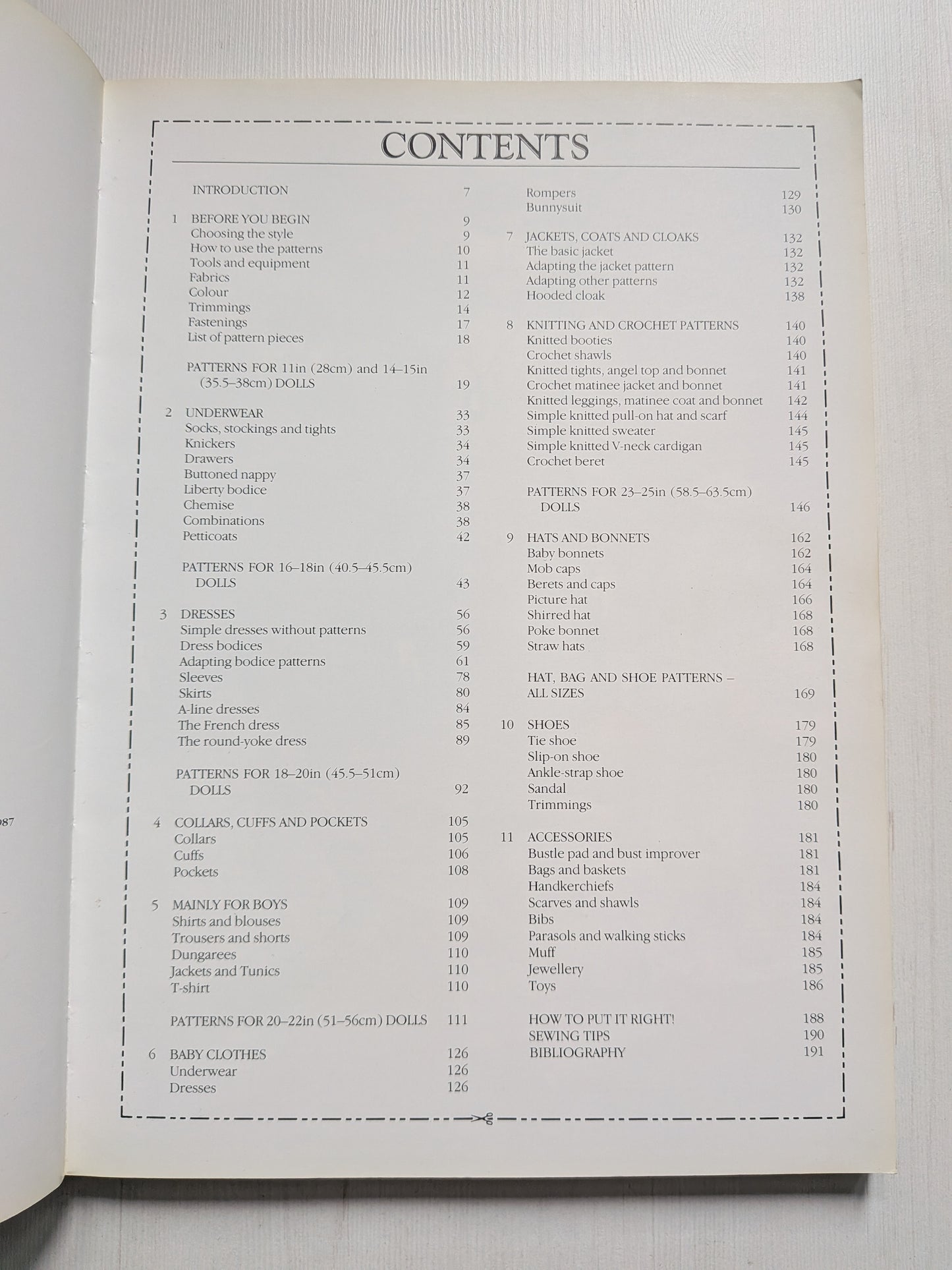 The Dolls Dressmaker: The Complete Pattern Book by Venus A. Dodge - 1991 - David & Charles