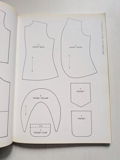 The Dolls Dressmaker: The Complete Pattern Book by Venus A. Dodge - 1991 - David & Charles