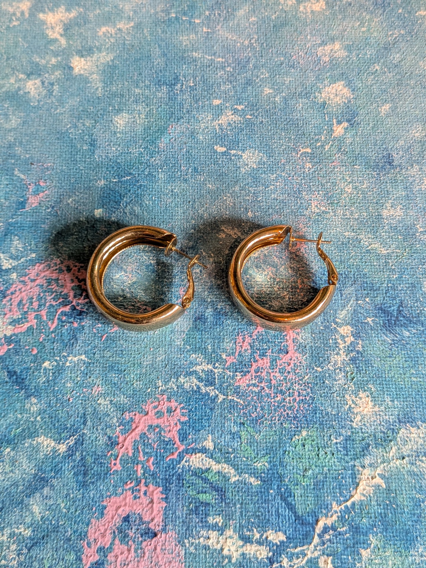 Vintage Gold-Tone Metal Chunky Hoop Earrings