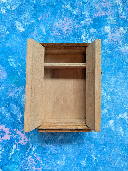Vintage Dolls House Wooden Bedroom Wardrobe/Cupboard