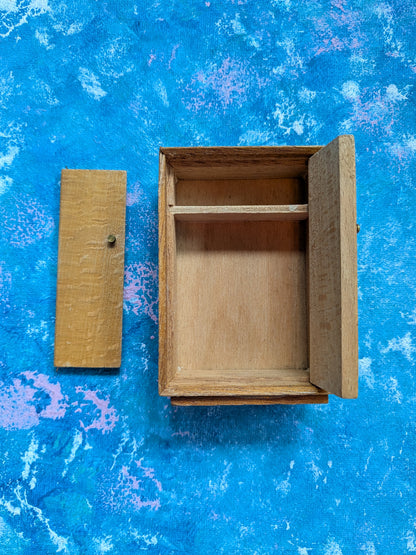 Vintage Dolls House Wooden Bedroom Wardrobe/Cupboard