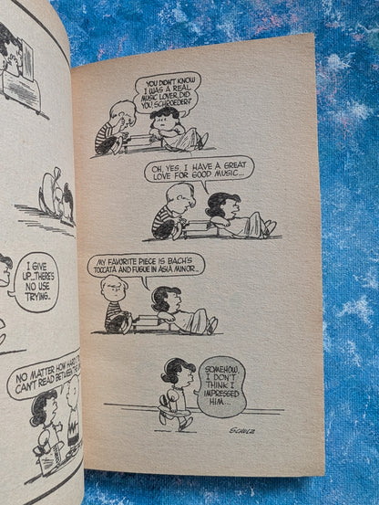 Fun With Peanuts by Charles M. Schulz - 1976 - Coronet
