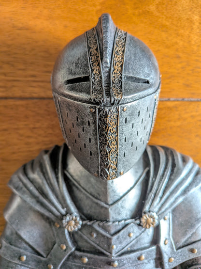 Sir Wipealot Medieval Armored Knight Toilet Roll Holder - Nemesis Now