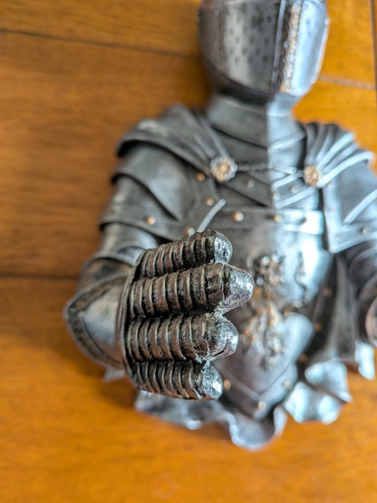 Sir Wipealot Medieval Armored Knight Toilet Roll Holder - Nemesis Now