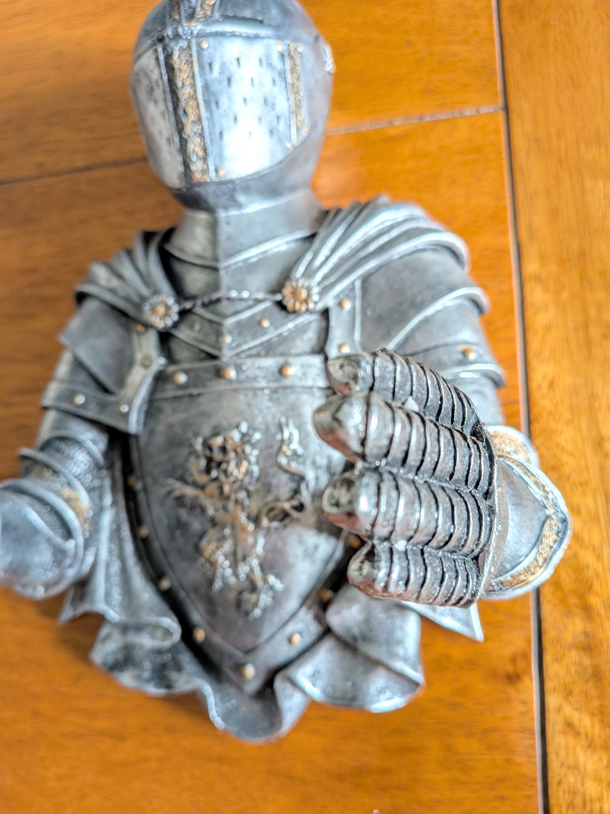Sir Wipealot Medieval Armored Knight Toilet Roll Holder - Nemesis Now