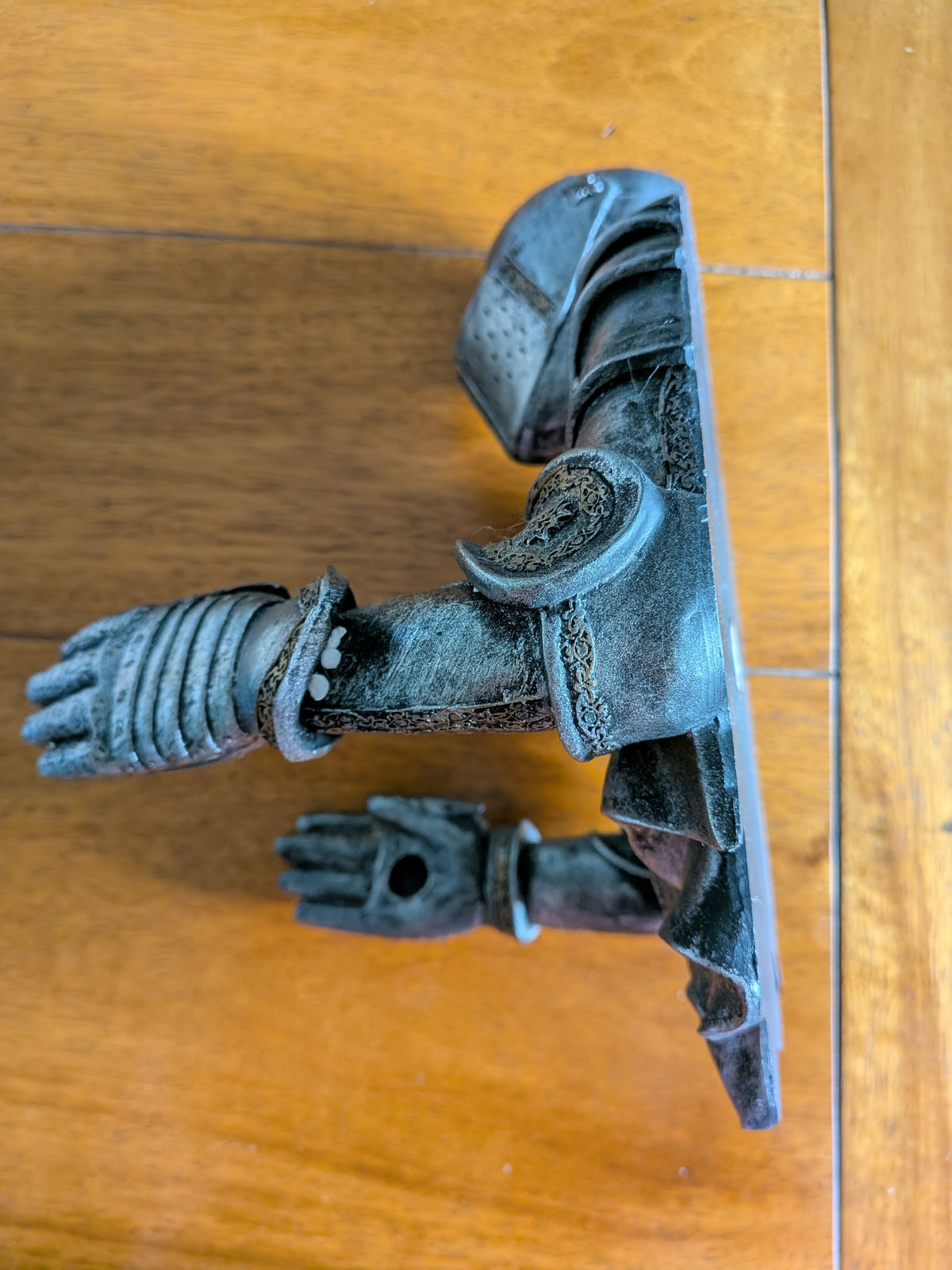 Sir Wipealot Medieval Armored Knight Toilet Roll Holder - Nemesis Now
